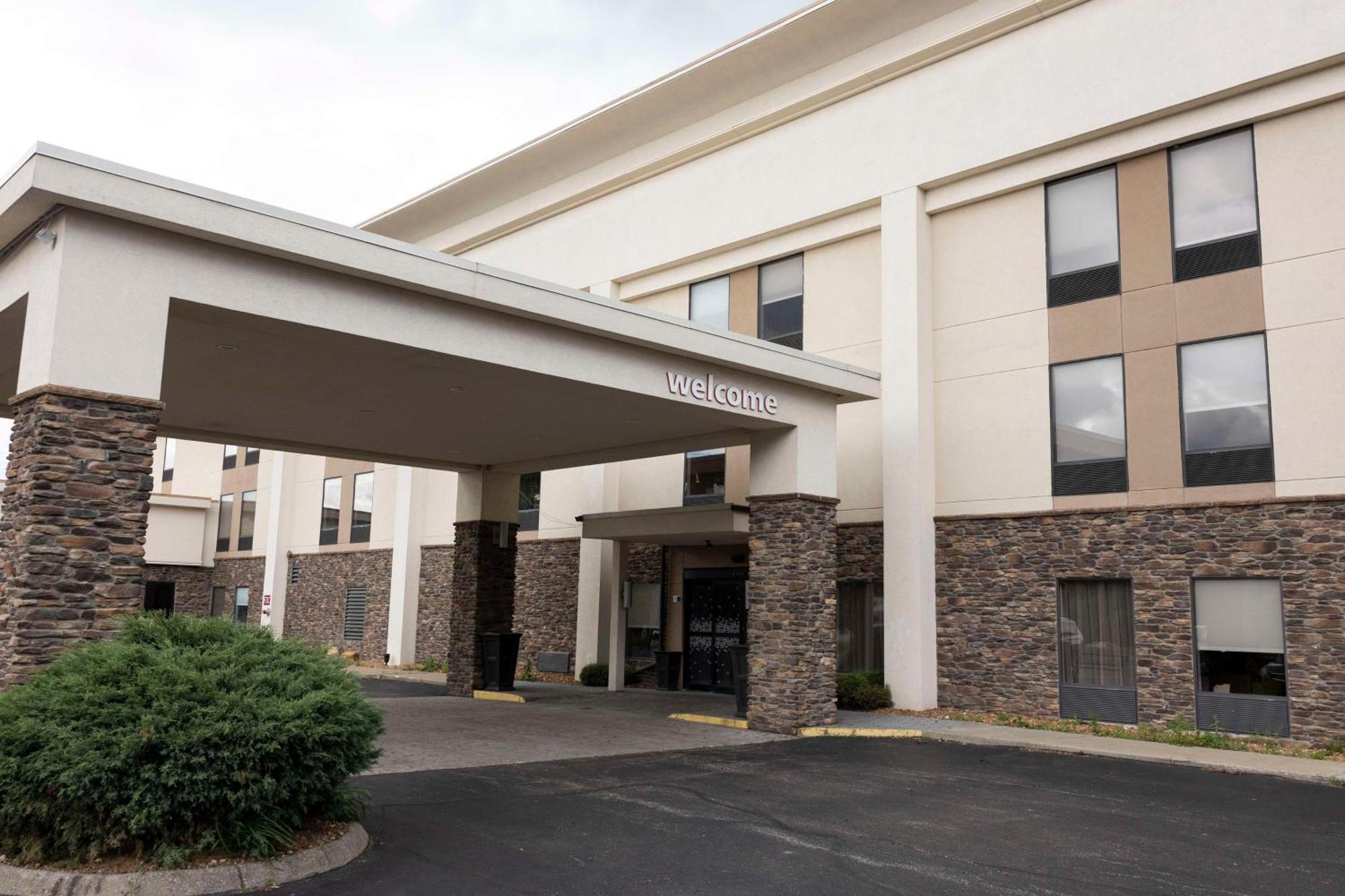 Hampton Inn Kent/Akron Area Exteriér fotografie